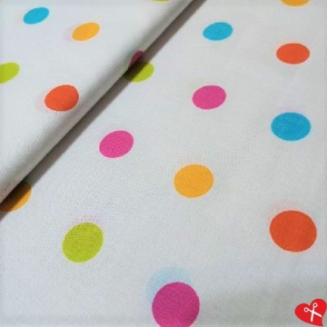 Barevné puntíky (2,4cm) na bílé vzor B184